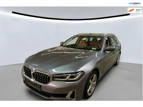 BMW 5-serie Touring 530e Luxury Line – Panodak – Laserlight – El. Trekhaak – All-in