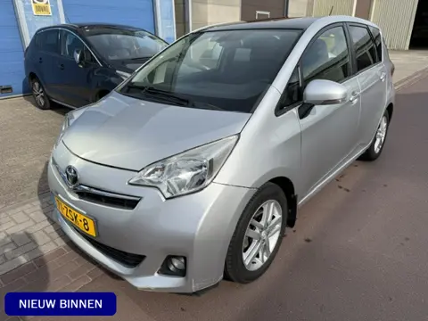 Toyota Verso-S 1.3 VVT-i Dynamic 2013 Navigatie Camera Panoramadak 100% Toytoa dealer onderhouden me