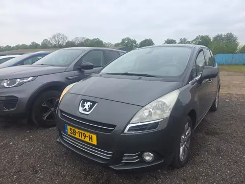 Peugeot 5008 1.6 THP Blue Lease Executive 7p.