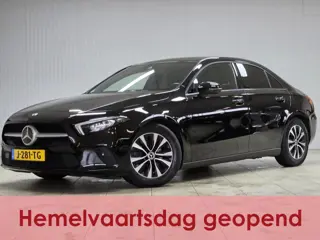 Mercedes-Benz A-Klasse 180 Business Solution/ LED Koplampen/ Wide-Screen/ Stoelverw./ Camera/ Zwarte