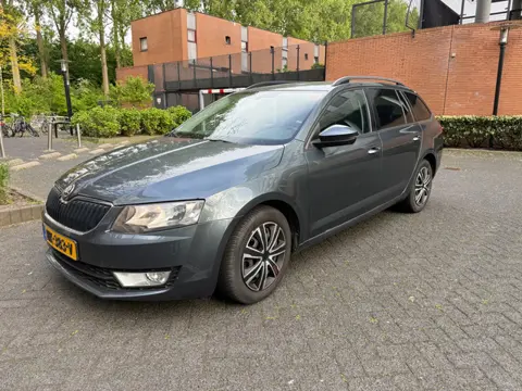 Skoda Octavia Combi 1.6 TDI Greentech Active Climate Cruise NW APK
