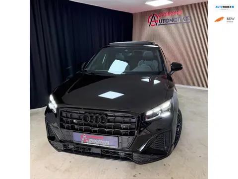 Audi Q2 35 TFSI S Line. Pano/ cam/drive/ black pakket
