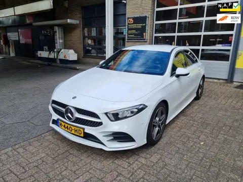 Mercedes-Benz A-klasse 180 Business Solution AMG