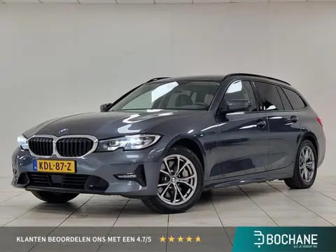 BMW 3-serie Touring 330e High Executive PLUG-IN | NAVIGATIE | PARKEERSENSOREN VOOR-EN ACHTER | ELEKT