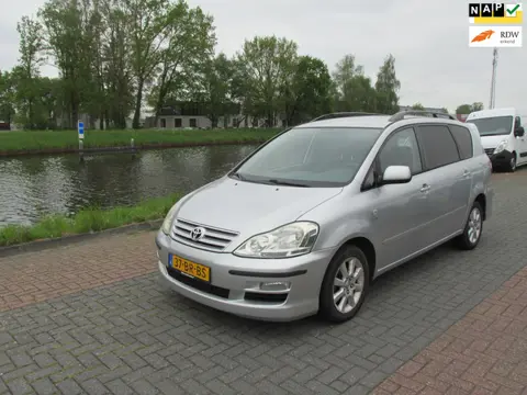 Toyota Avensis Verso 2.0 D4-D Linea Sol