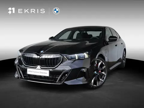 BMW 5 Serie 550e xDrive | M Sportpakket Pro | Innovation Pack | Individual Ruby Black | Bowers & Wil