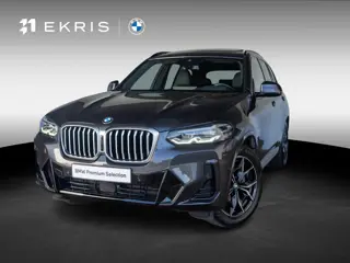 BMW X3 xDrive20i | M Sportpakket | Stuurwielrand verwarmd | Achteruitrijcamera | Panoramadak | Stoel