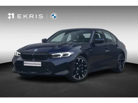BMW 3 Serie Sedan 330i M Sport | Trekhaak | Head-up | Elektrische Stoelen + Memory | Adaptive Cruise