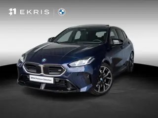 BMW 1 Serie M135 xDrive | Harman-Kardon | Panoramadak | Stoelverwarming | Achteruitrijcamera | 19''