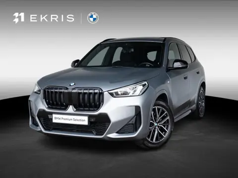 BMW X1 xDrive23i | M Sportpakket | Travel Pack | Achteruitrijcamera | Panoramadak | Stoelverwarming 