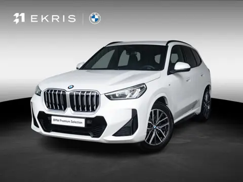 BMW X1 sDrive20i | M Sportpakket | Achteruitrijcamera | Stoelverwarming | PDC | Trekhaak | Lentevoor