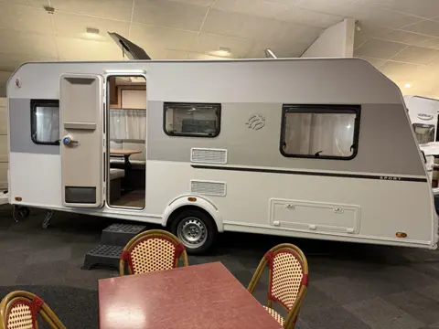 Knaus Sport 500 EU 2 BEDDEN RONDZIT NIEUW