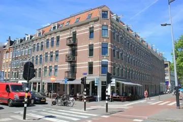 Woning aan de Eerste Oosterparkstraat te Amsterdam