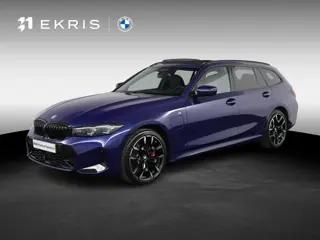 BMW 3-serie Touring 330e M-Sportpakket Pro | Interlagos-Blau Metallic | Harman/Kardon | Panoramadak 