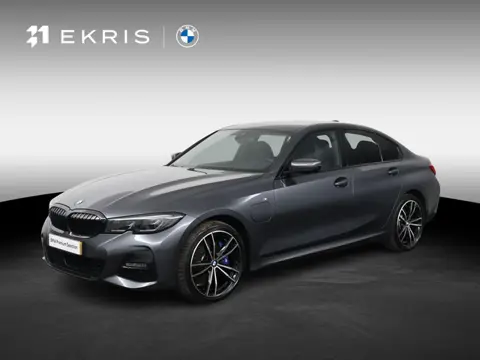 BMW 3-serie 320e Business Edition Plus | M-Sport Plus | Trekhaak | Comfort Access | Active Cruise Co