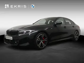 BMW 3 Serie Sedan 320i xDrive M Sportpakket Pro | Comfort Pack | Trekhaak | Harman Kardon | Showroom