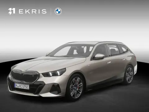 BMW i5 Touring eDrive40 M Sport Edition | M Sport package | M Sport package Pro | Lentevoordeel