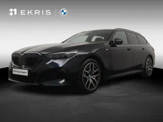 BMW 5-serie Touring 520i | M Sport Pro | Glazen Panoramadak | Trekhaak Elektrisch | Stoelventilatie 