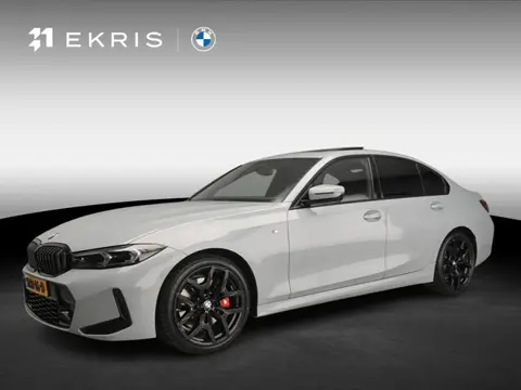 BMW 3 Serie Sedan 318i | M-Sportpakket | LED | Navigatie | Trekhaak | Schuifdak | Stoelverwarming | 