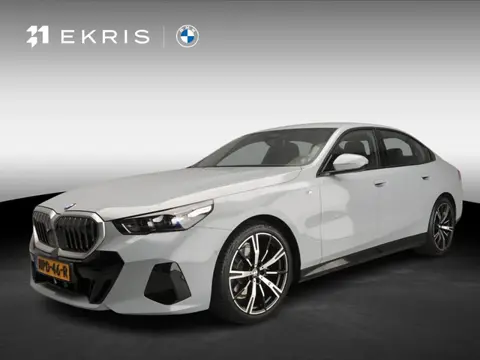 BMW 5 Serie Sedan 520i | M-Sportpakket | LED | Leder | HUD | Elektr. zetels | Sportstoelen | DAB | H