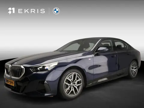 BMW i5 xDrive40 | M-Sportpakket | LED | Navigatie | Sportstoelen | Elektr. zetels | Stoelverwarming 
