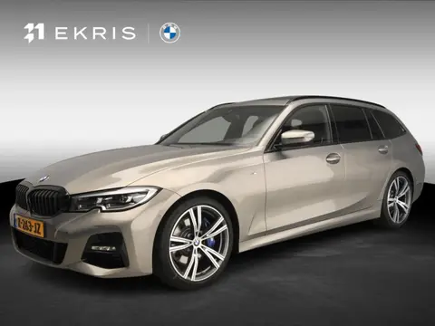 BMW 3 Serie Touring 330i | M-Sportpakket | LED | Leder | HUD | Trekhaak | Schuifdak | DAB | Harman-k