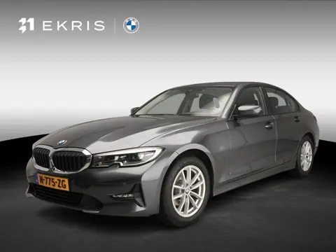 BMW 3 Serie Sedan 318i | Handbak !! | LED | Navigatie | Trekhaak | Clima | PDC | DAB | Hifi speakers