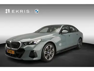 BMW i5 Sedan eDrive40 | M-Sportpakket | LED | Navigatie | Trekhaak | Active cruise | Sportstoelen | 