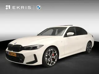 BMW 3 Serie Sedan 318i | M-Sportpakket | Navigatie | Trekhaak | Schuifdak | Stoelverwarming | Keyles