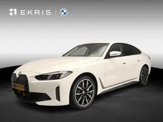 BMW i4 Gran Coupé eDrive35 LED | Navigatie | Active cruise | Trekhaak | Sportstoelen | Stoelverwarmi