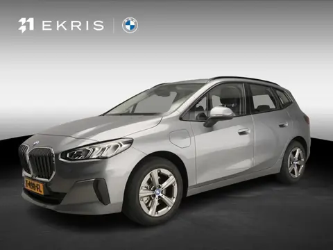 BMW 2 Serie Active Tourer 225e xDrive | LED | HUD | Sportstoelen | Stoelverwarming | Shadow line | D