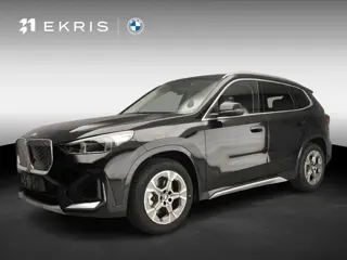 BMW iX1 eDrive20 Pure Edition / Driving assist / Trekhaak / Premium Pack / X-Line / Alu 18 inch