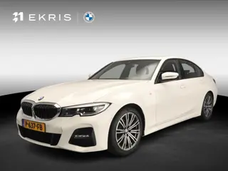 BMW 3 Serie Sedan 318i | M-Sportpakket | LED | Leder | Navigatie | Sportstoelen | Trekhaak | Stoelve