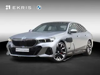 BMW 5 Serie Sedan 550e xDrive | M Sportpakket Pro | Driving Assistant Prof. | Panodak | Bowers & Wil