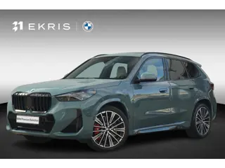 BMW X1 xDrive23i M Sport Pro | Trekhaak / Schuif-kanteldak / Elektrische Stoelen / Harman Kardon / H