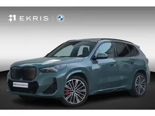 BMW iX1 eDrive20 M Sport Pro | Harman Kardon / Panoramadak / Head-up / Elektrische stoelen + Memory 