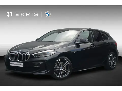 BMW 1 Serie 118i Executive M Sportpakket 18'' / Stuurwielrand verwarmd / HiFi System / Parking Pack