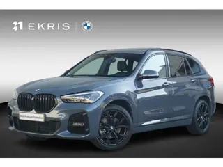 BMW X1 sDrive20i M Sportpakket 19'' / Panoramadak / Head-Up Display / Trekhaak