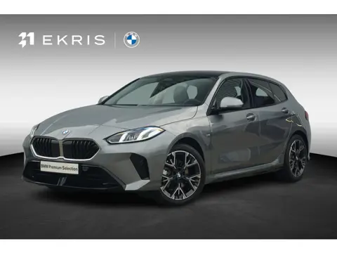 BMW 1 Serie 5-deurs 120 M Sport Design 18'' / Voorstoelen verwarmd / Driving Assistant / Parking Ass