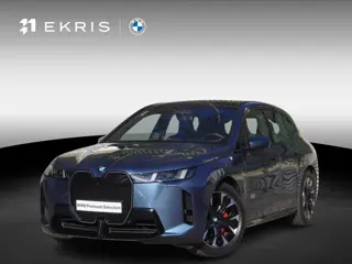 BMW iX xDrive60 M Sportpakket Pro | Comfort Pack | Glazen panoramadak Sky Lounge | HIFI System Harma