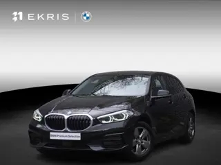 BMW 1 Serie 118i Trekhaak met afneembare kogel | Achteruitrijcamera | 17 inch LM Multispaak (Styling