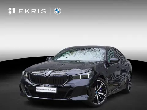 BMW 5 Serie Sedan 550e xDrive M Sportpakket Pro | Comfort Pack 20 inch LM M Sterspaak | Bowers & Wil