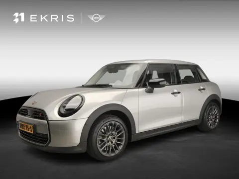 MINI Cooper 5-deurs S Automaat / LED / Park assist / DAB / Driving assist / Alu wielen 17 inch