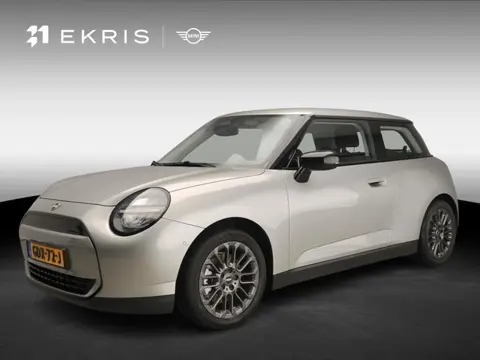 MINI Cooper E Pakket XS / LED / Driving assist / Park assist / Alu wielen 17 inch
