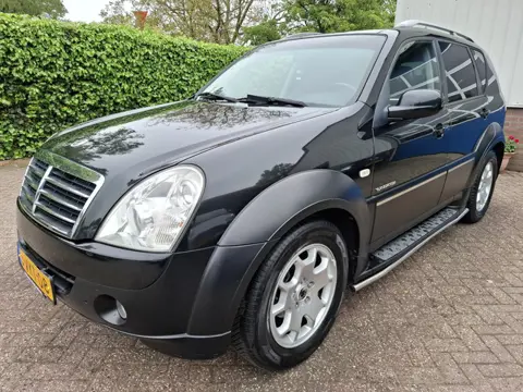 SsangYong Rexton RX 270 XVT LEER/CLIMAT/CRUISE/TREKHAAK/NAVI 186PK