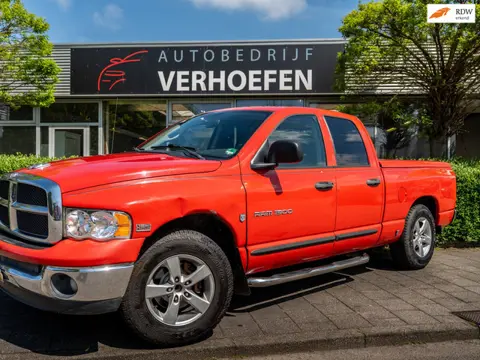 Dodge RAM 1500 - PARKEER CAMERA - AIRCO - CRUISE CONTR - GRIJS KENTEKEN - TREKHAAK !