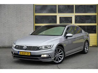Volkswagen Passat 1.5 TSI 150PK! Automaat 2X R-Line BJ2019 Lmv 18" | Led | Pdc | Navi | Panoramadak 