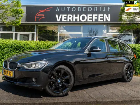 BMW 3-serie Touring 320i Executive - AUTOMAAT - CLIMATE / CRUISE CONTR - ORG NL - NAP - XENON - AIRC