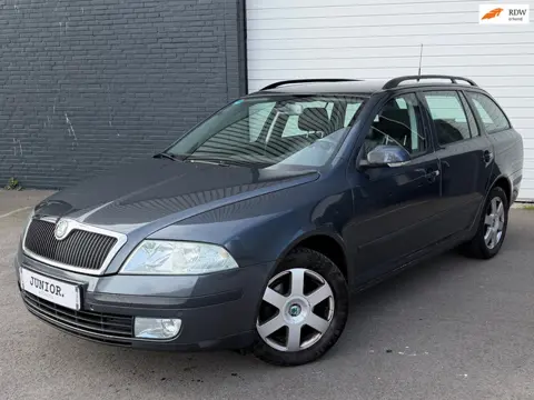 Skoda Octavia Combi 1.6 Classic NIEUWEAPK/VOLONDERHOUD/LEDER/CLIMA