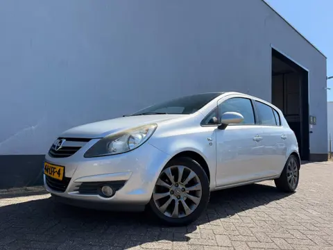 Opel Corsa 1.4-16V '111' Edition 5-Deurs - Airco - LMV